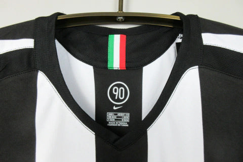 Camisa Juventus Retrô Titular Home I 05/06 Torcedor Nike Masculina - Branco e Preto