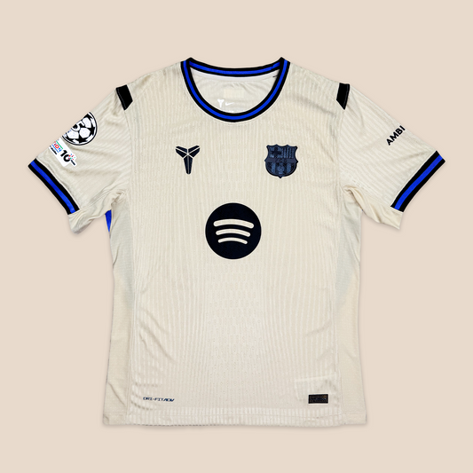 Camisa FC Barcelona Away 25/26 x Kobe Bryant - Edição Mamba