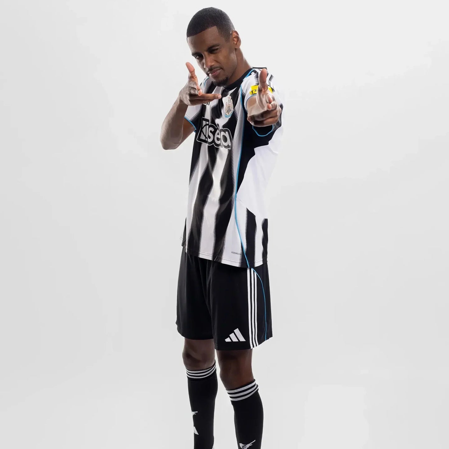 Camisa adidas Newcastle 2025/26 I Torcedor