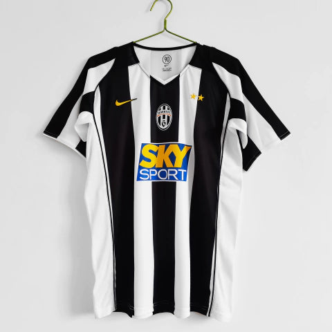 Camisa Juventus I Retrô 04/05 Torcedor Masculina - Preto e Branco